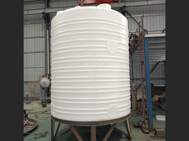 8T锥底储罐..